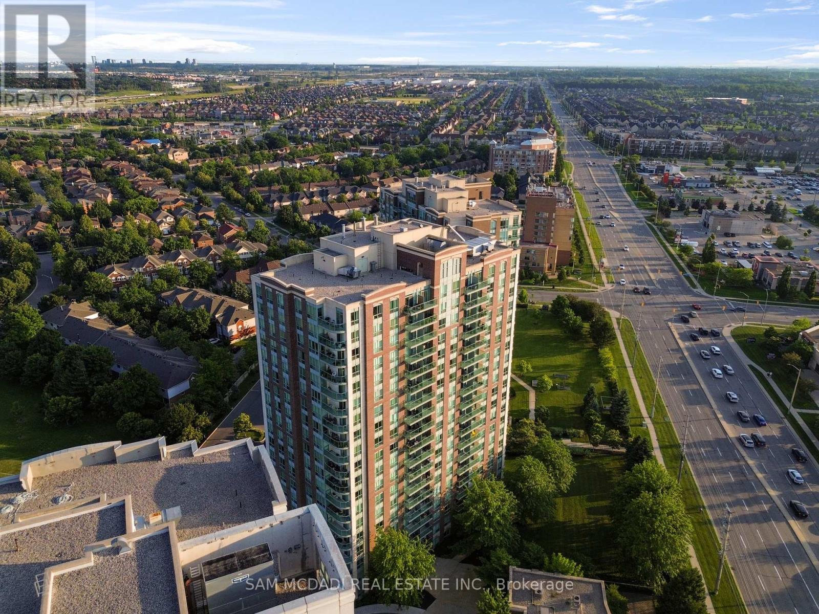 Photo 28 of 1608 4879 Kimbermount Avenue, Mississauga ON