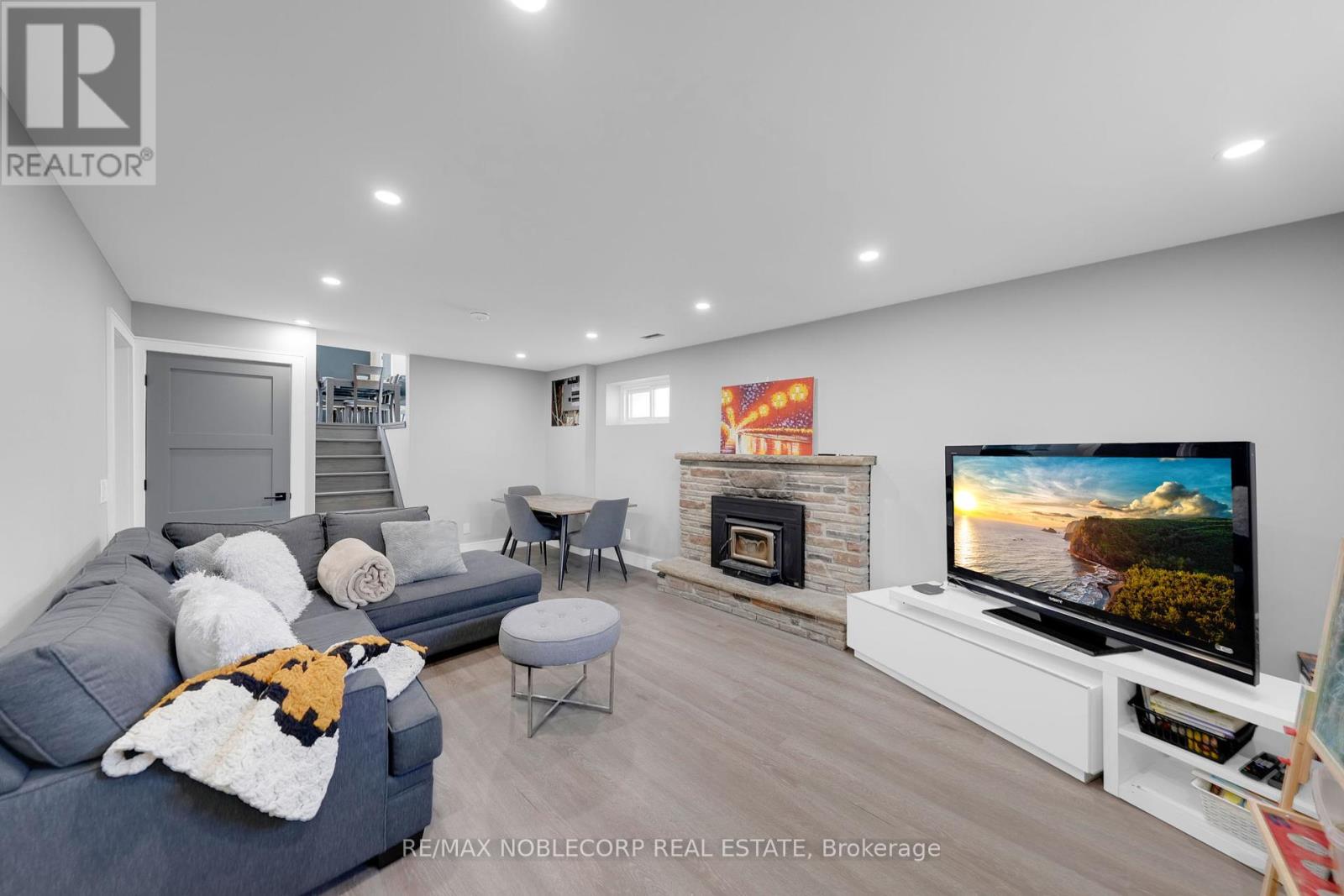 Photo 12 of 2515 Hensall Street, Mississauga ON