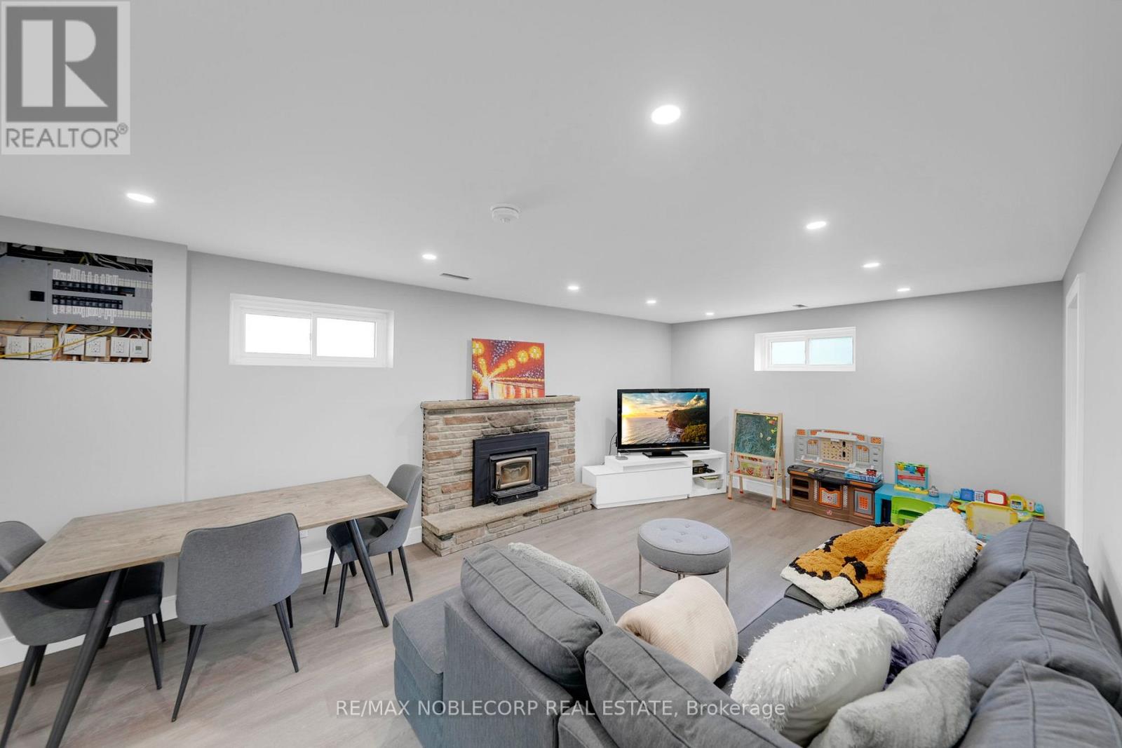 Photo 19 of 2515 Hensall Street, Mississauga ON