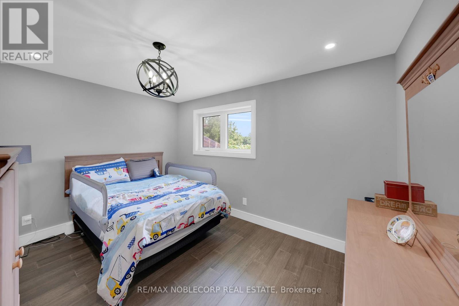 Photo 4 of 2515 Hensall Street, Mississauga ON