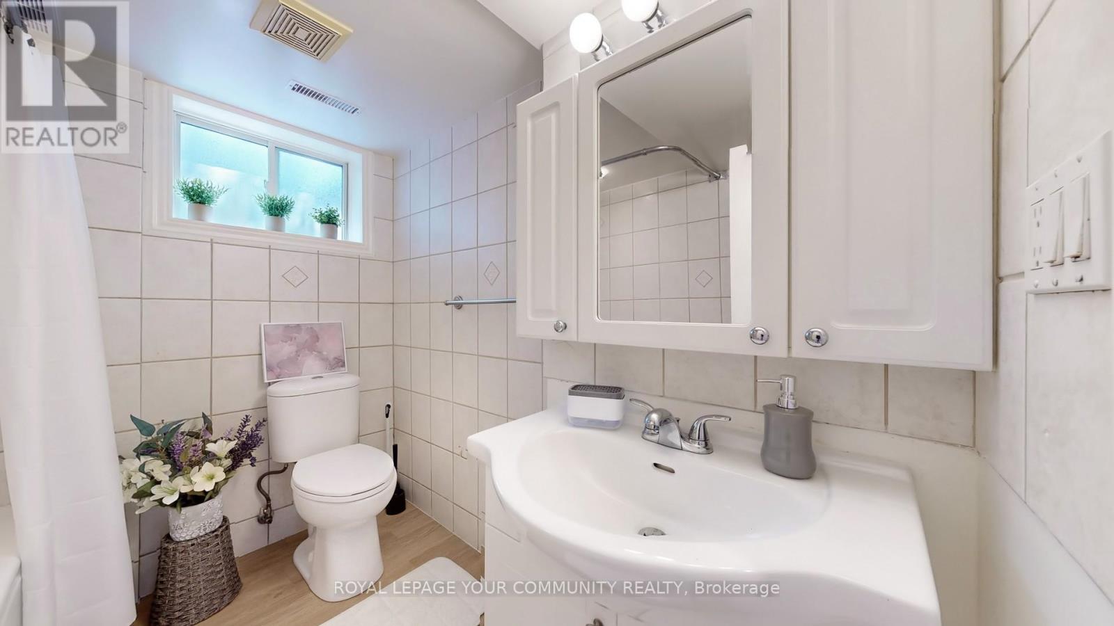 Photo 22 of 57 Bartley Bull Parkway, Brampton ON