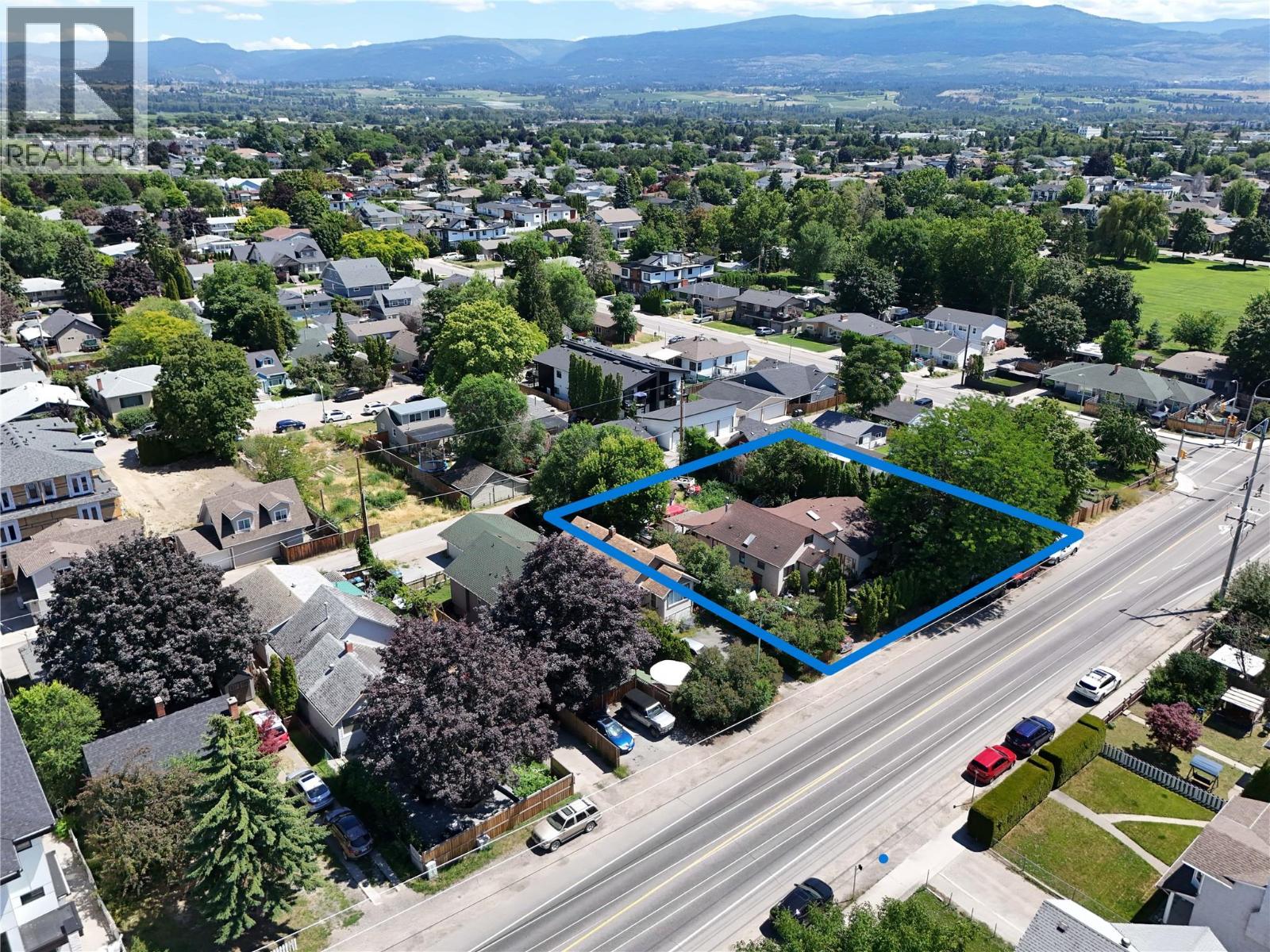 Photo 3 of 2277 Richter Street, Kelowna BC