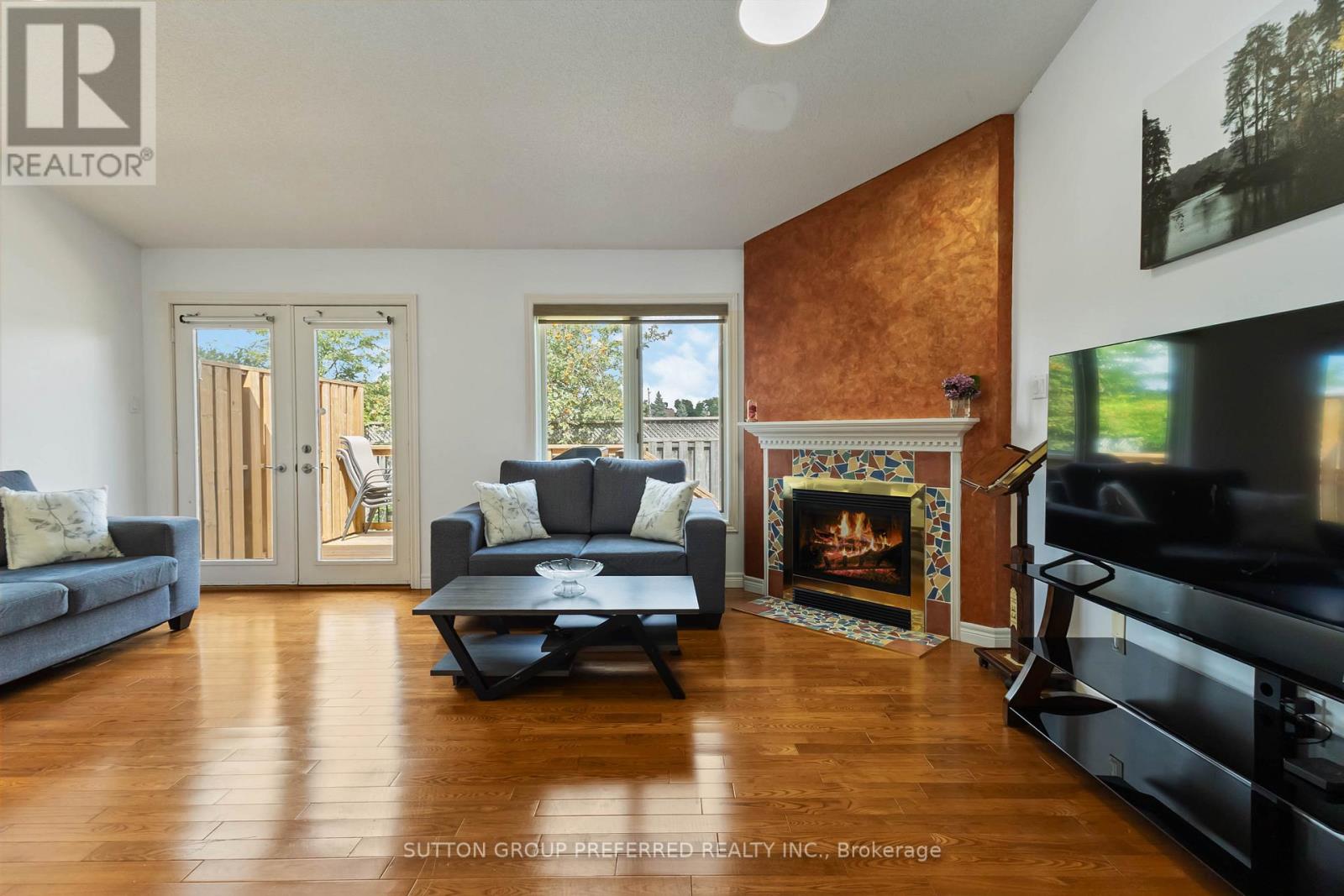 Photo 21 of 2 617 Wharncliffe Road S, London South ON