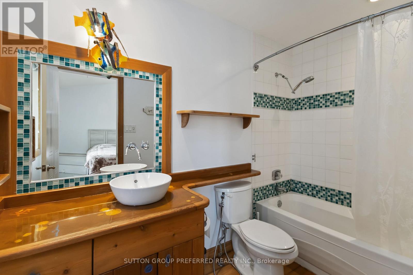 Photo 20 of 2 617 Wharncliffe Road S, London South ON