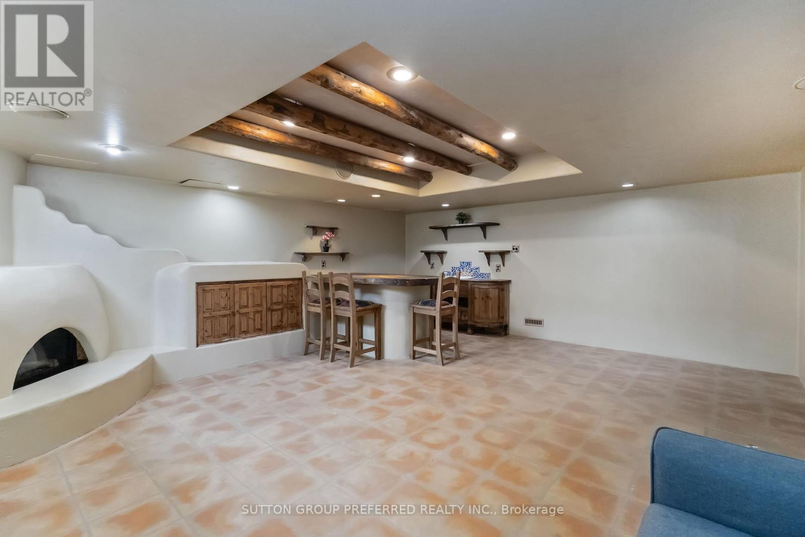 Photo 38 of 2 617 Wharncliffe Road S, London South ON