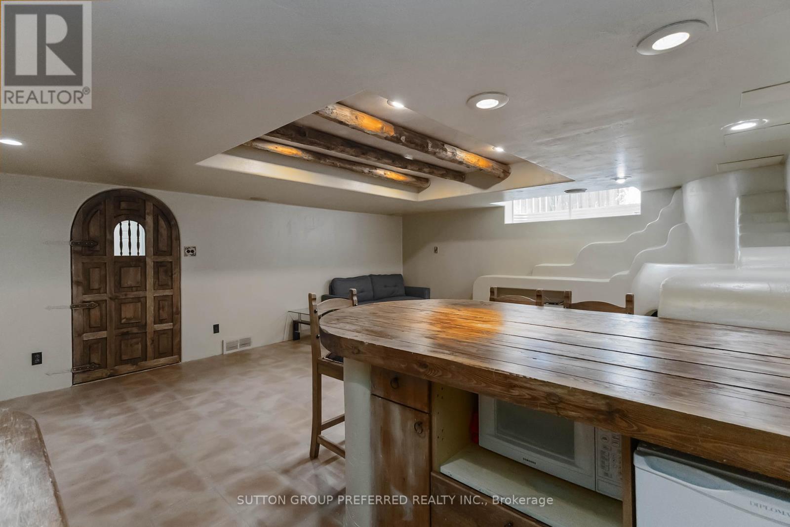 Photo 7 of 2 617 Wharncliffe Road S, London South ON