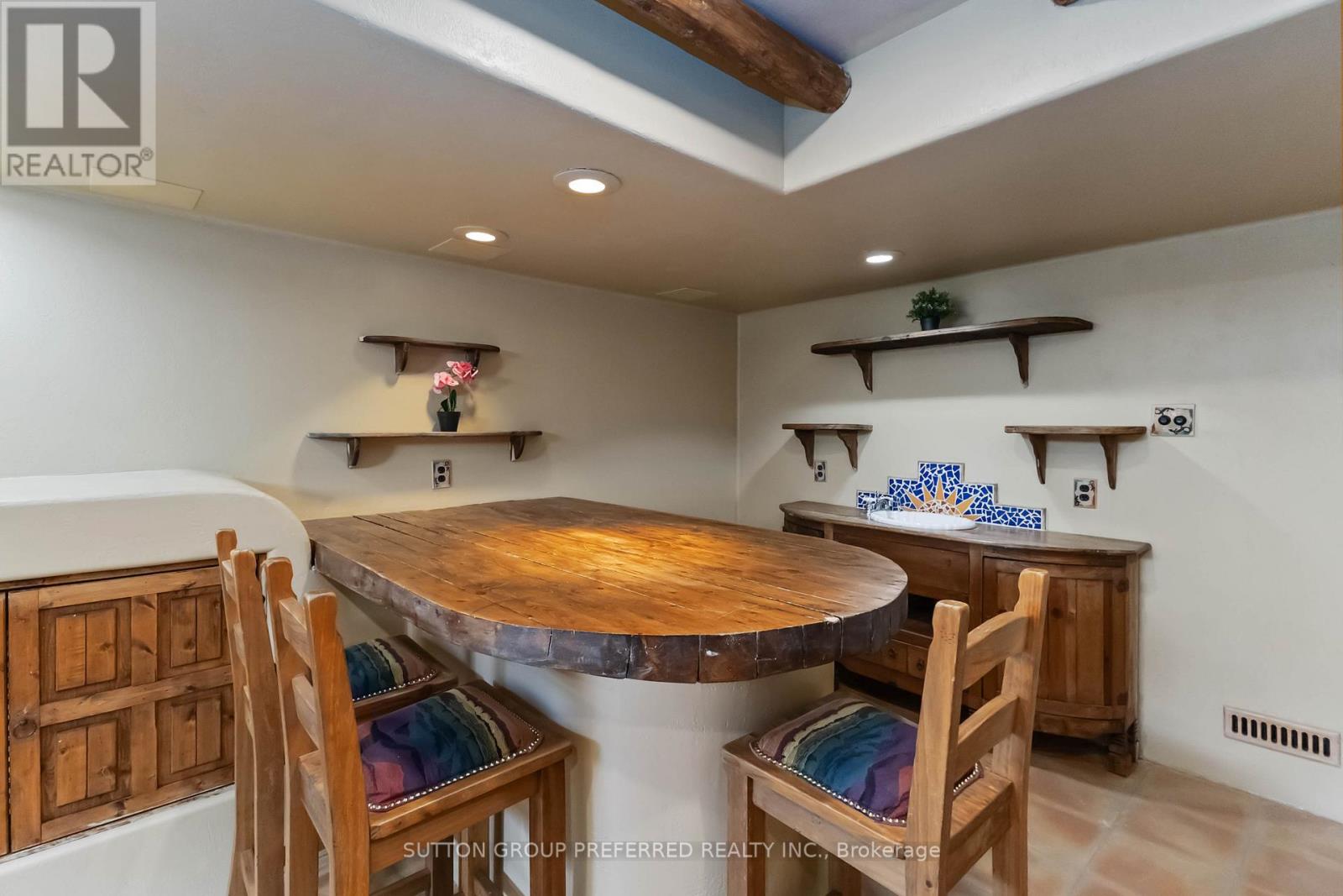 Photo 39 of 2 617 Wharncliffe Road S, London South ON