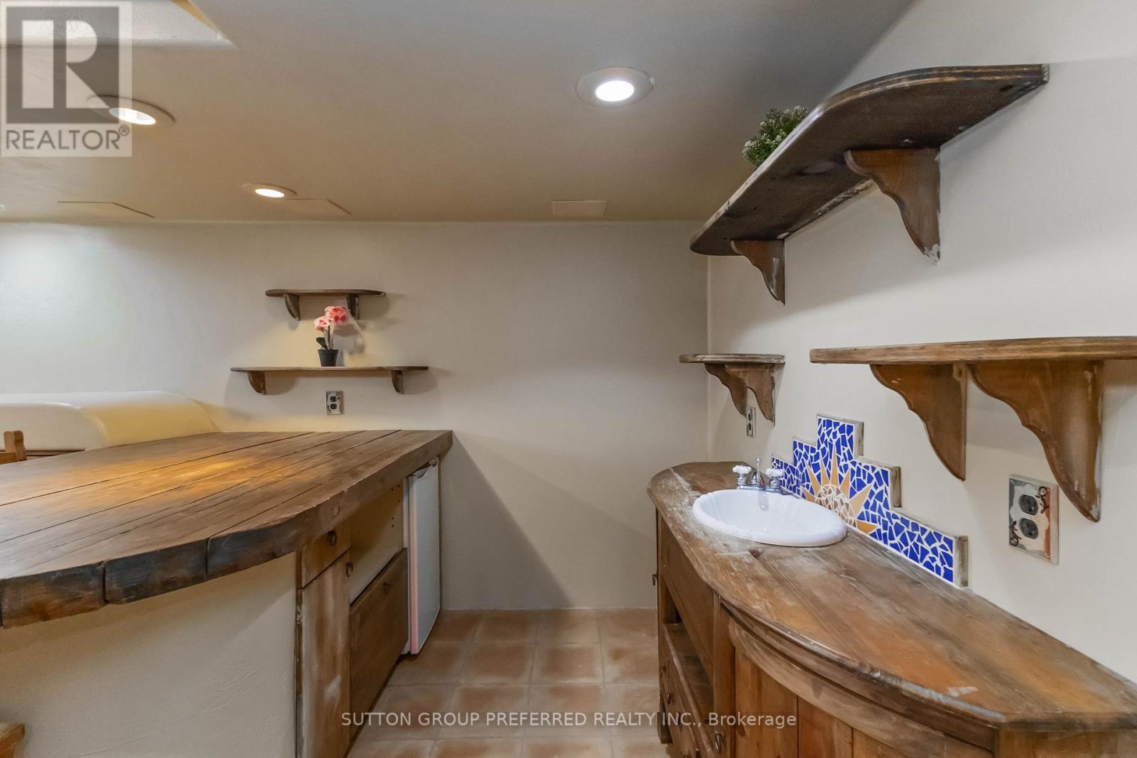 Photo 9 of 2 617 Wharncliffe Road S, London South ON