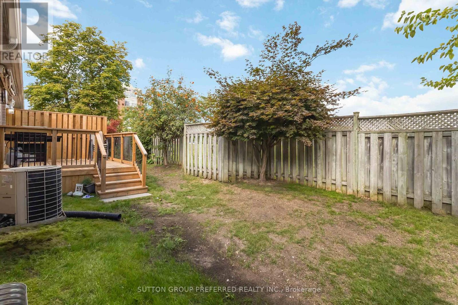 Photo 30 of 2 617 Wharncliffe Road S, London South ON