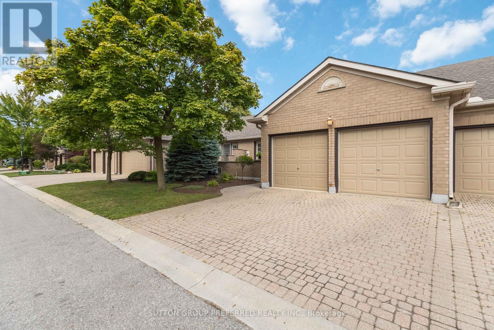 Photo 43 of 2 617 Wharncliffe Road S, London South ON