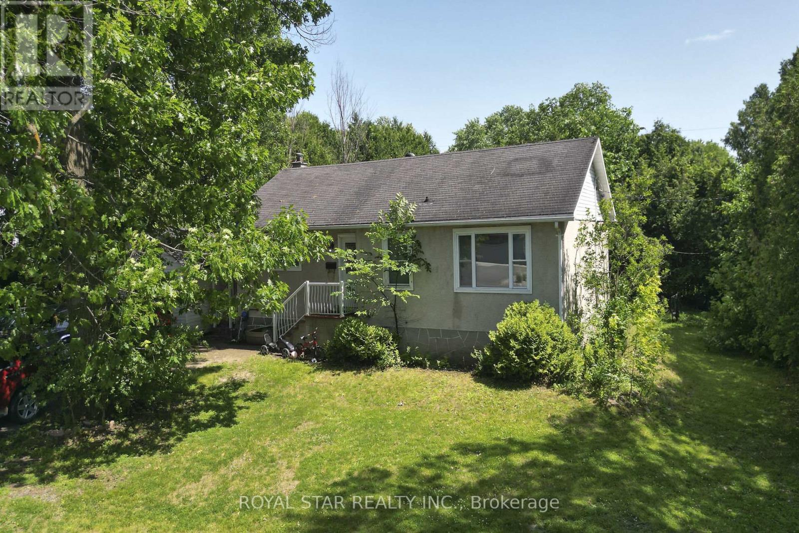 Photo 24 of 114 Tower Road, Ottawa ON