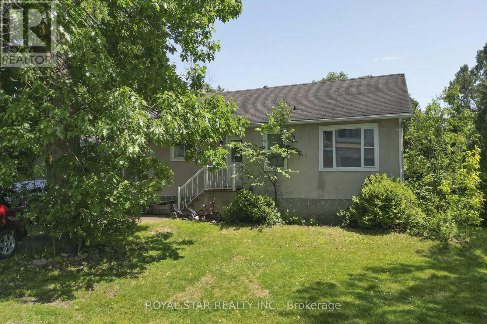 Photo 17 of 114 Tower Road, Ottawa ON