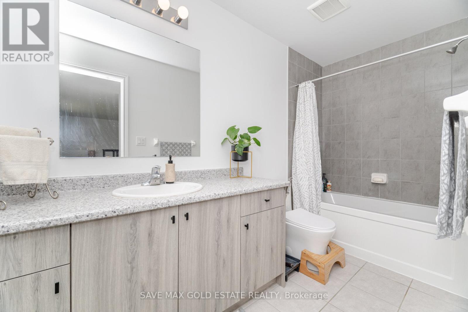 Photo 21 of 292 Freure Drive, Cambridge ON