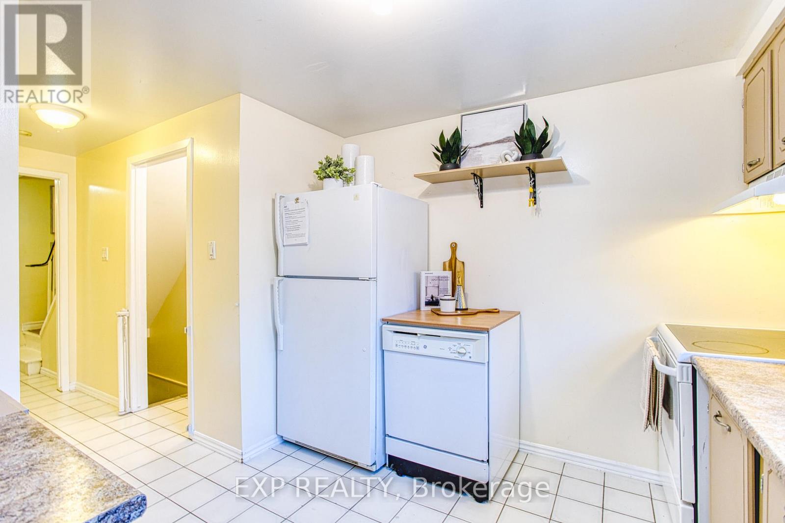 Photo 24 of 37 151 Gateshead Crescent, Hamilton ON
