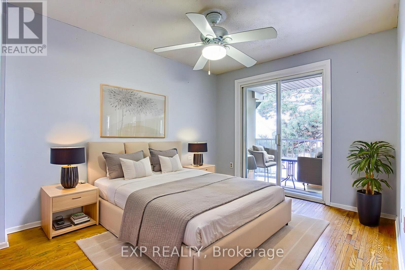 Photo 2 of 37 151 Gateshead Crescent, Hamilton ON