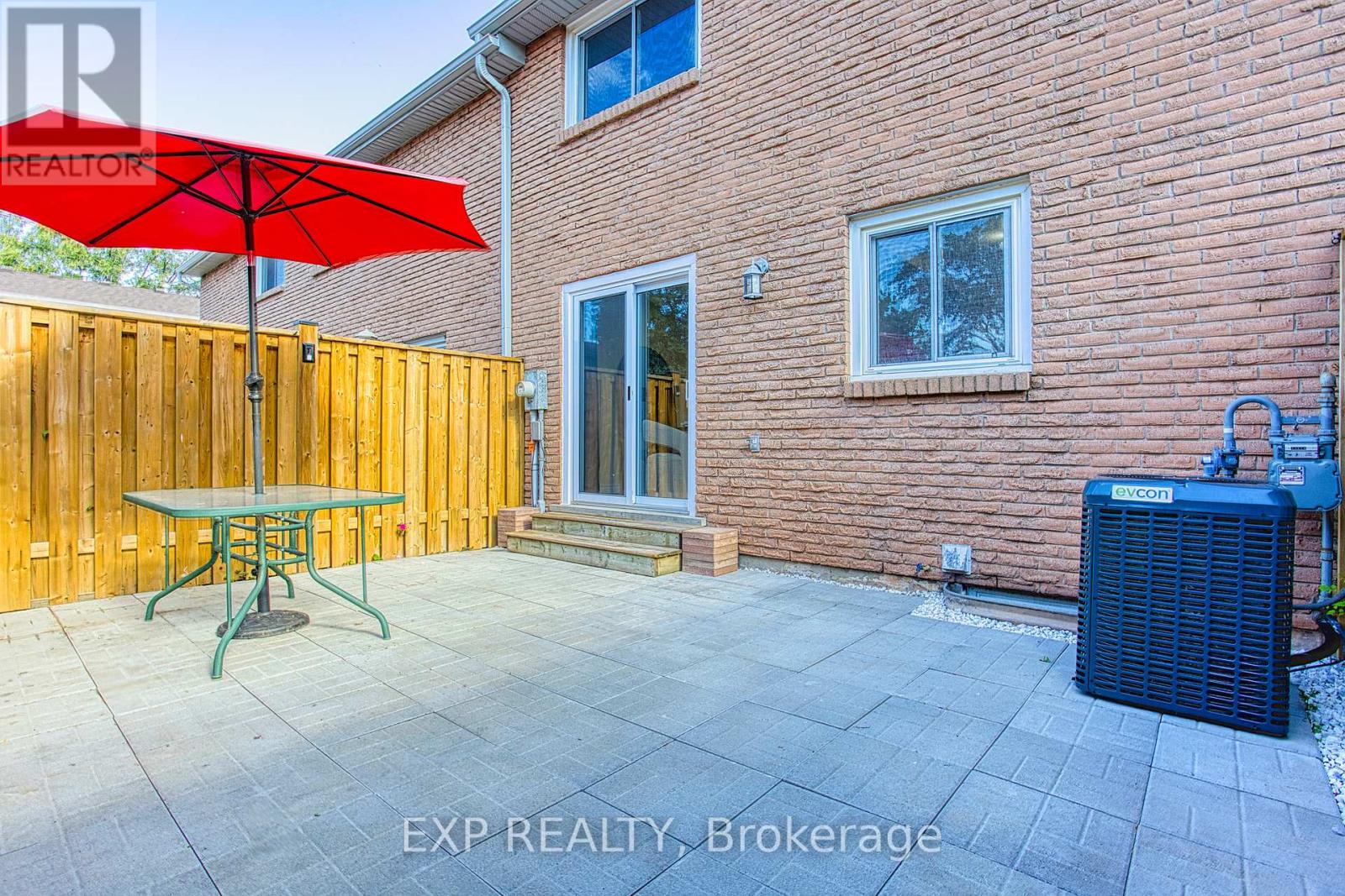 Photo 20 of 37 151 Gateshead Crescent, Hamilton ON