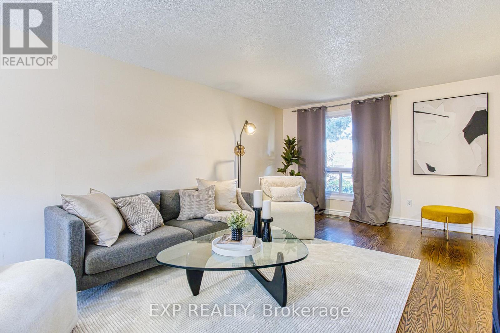 Photo 26 of 37 151 Gateshead Crescent, Hamilton ON