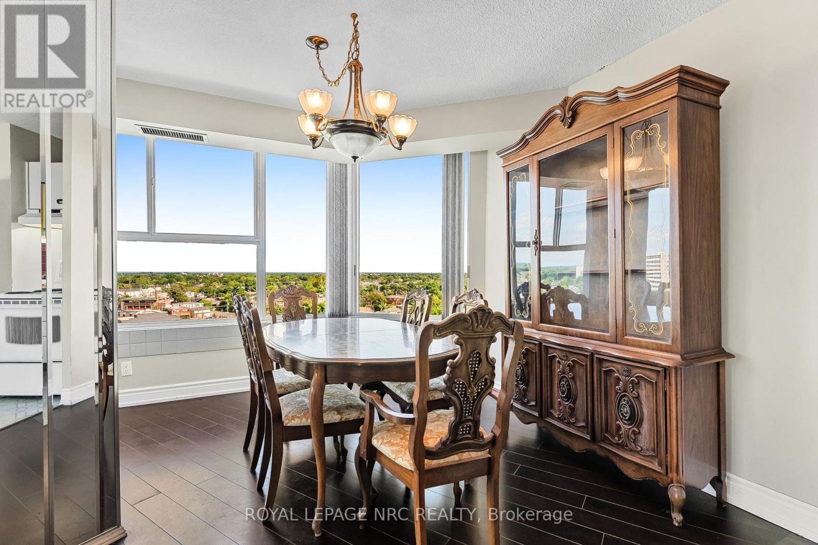 Photo 40 of Ph 1 7 Gale Crescent, St Catharines ON