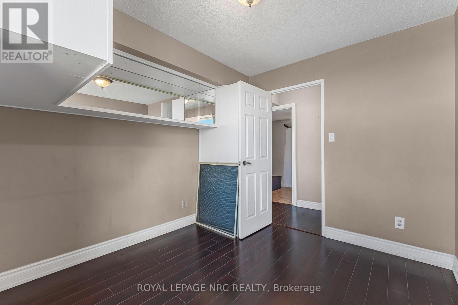 Photo 9 of Ph 1 7 Gale Crescent, St Catharines ON