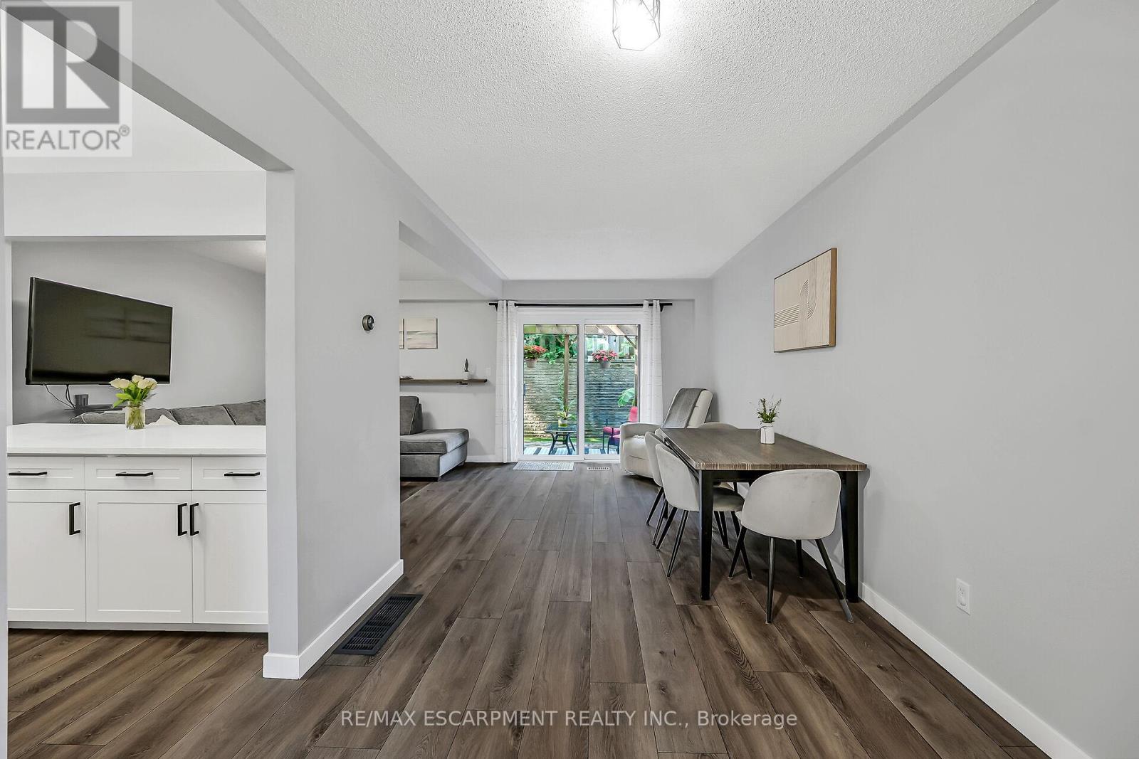 Photo 36 of 2 54 Argyle Street S, Haldimand ON