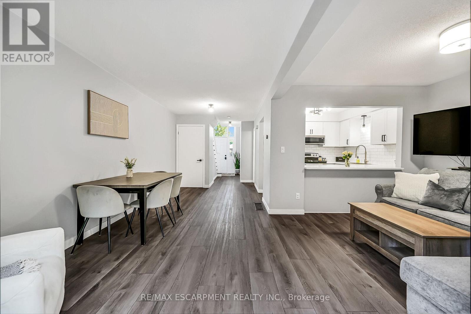 Photo 16 of 2 54 Argyle Street S, Haldimand ON