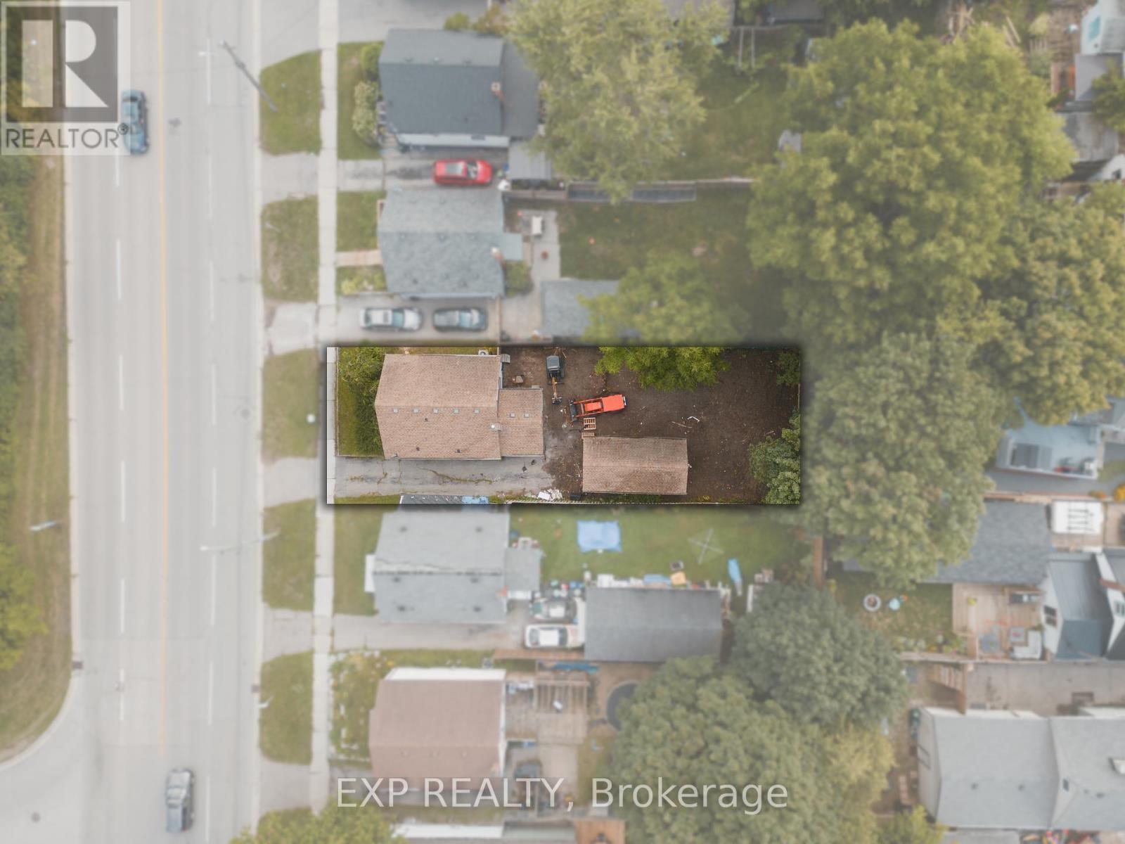 Photo 10 of 563 Wellington Street N, Kitchener ON