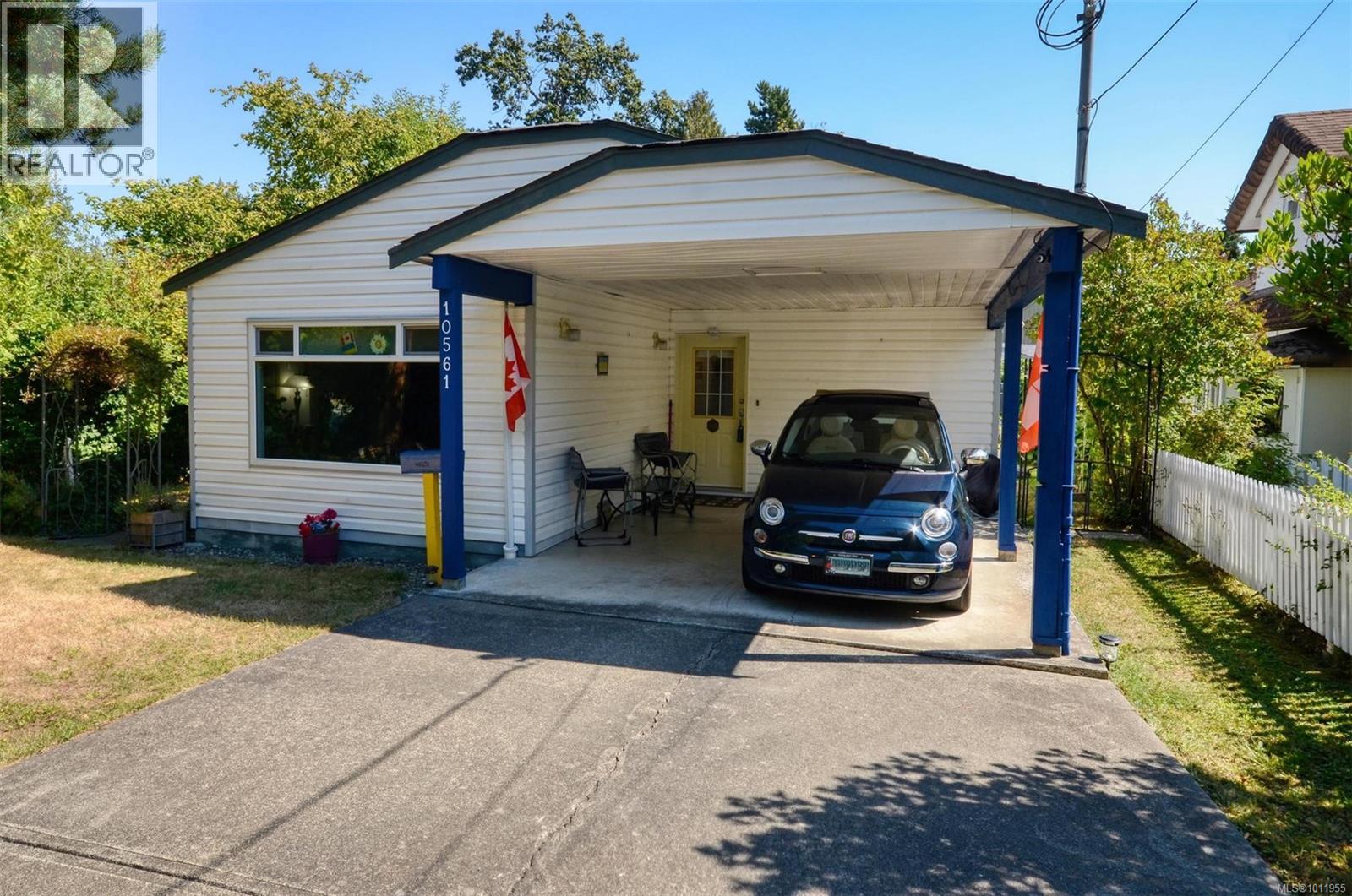 Photo 1 of 10561 Mcdonald Park Rd, Sidney BC