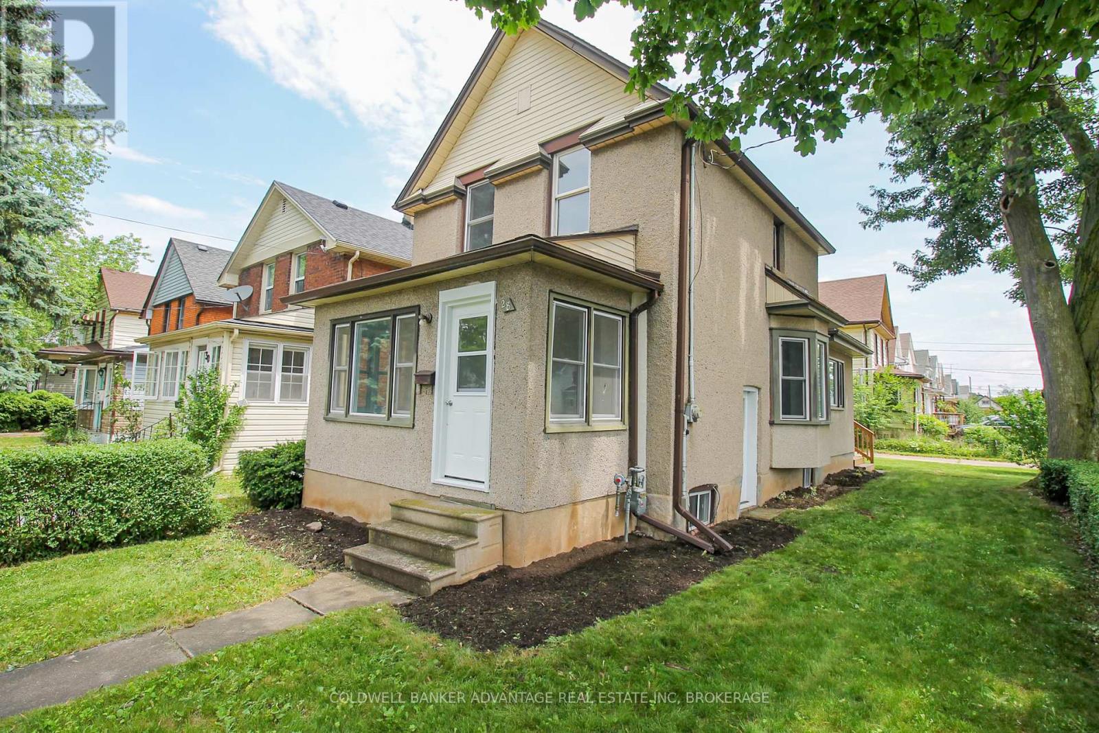 Photo 24 of 28 Myrtle Avenue, Welland ON