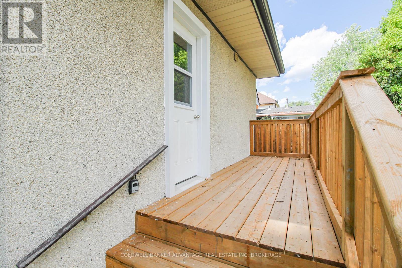 Photo 17 of 28 Myrtle Avenue, Welland ON