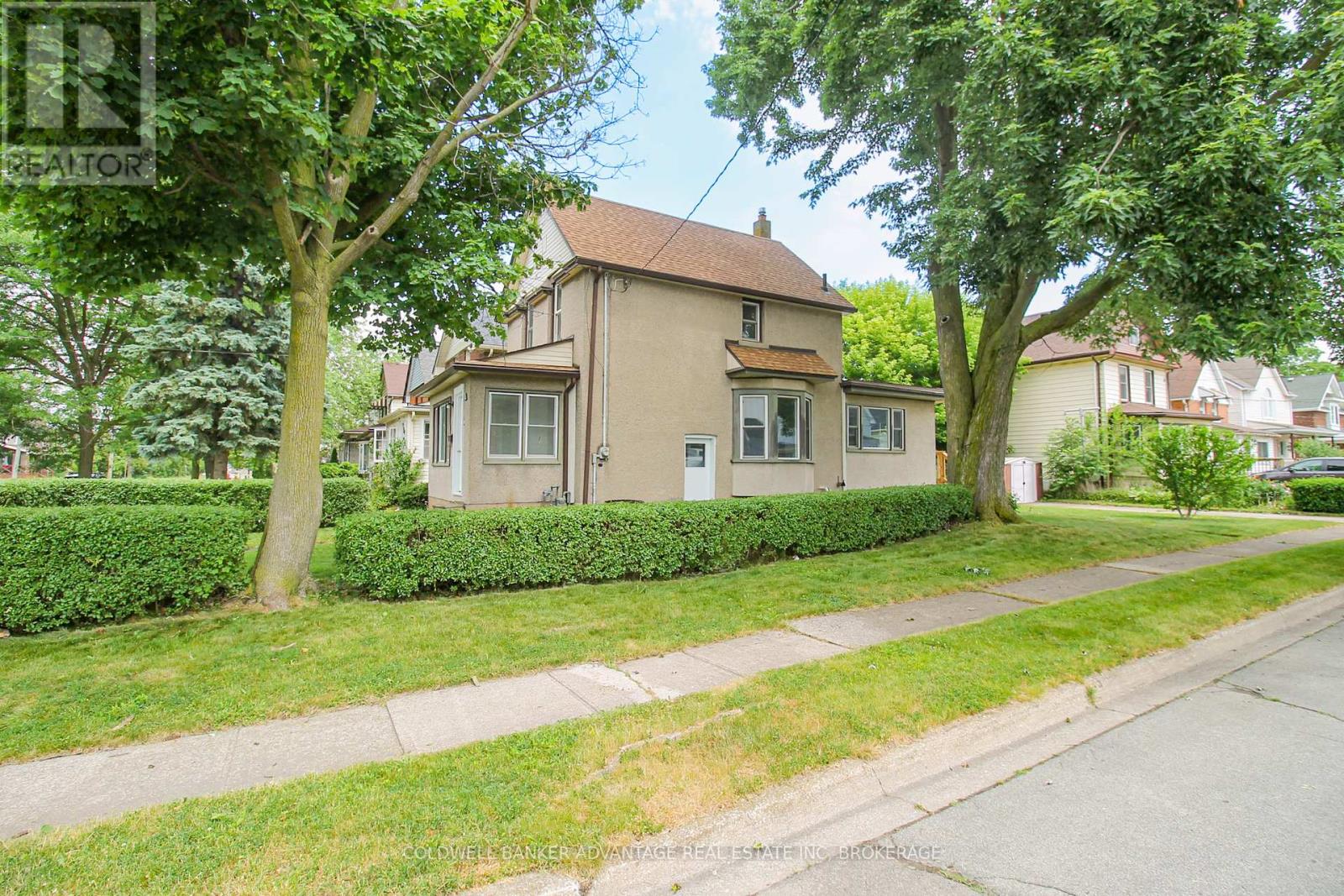 Photo 14 of 28 Myrtle Avenue, Welland ON