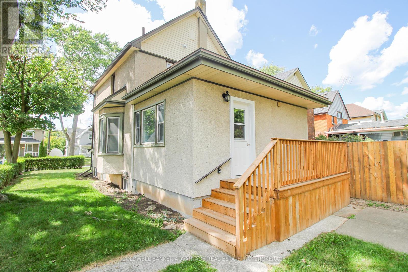 Photo 25 of 28 Myrtle Avenue, Welland ON