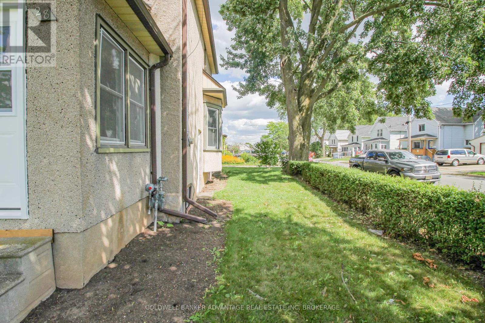 Photo 15 of 28 Myrtle Avenue, Welland ON