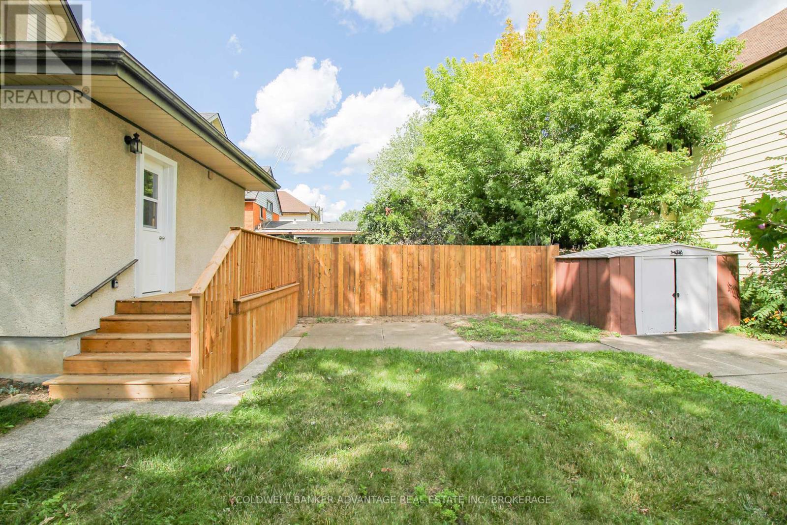 Photo 26 of 28 Myrtle Avenue, Welland ON