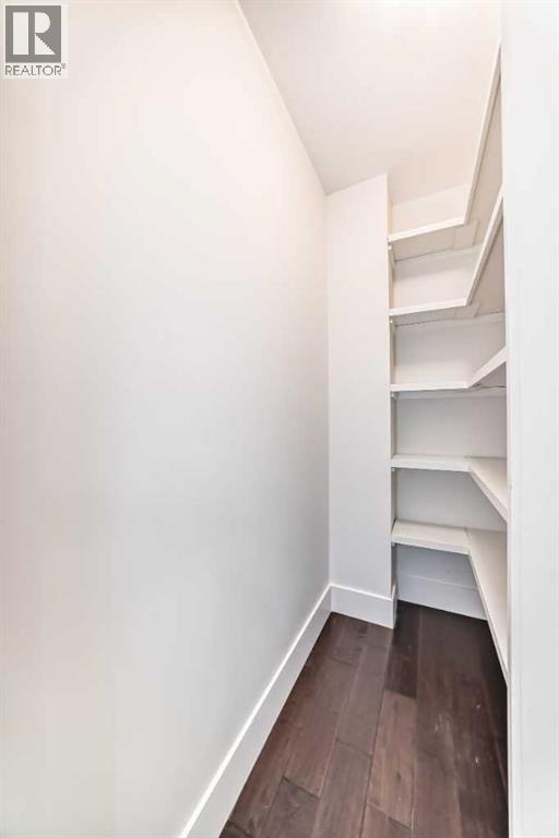 Photo 33 of 1812 47 Street Nw, Calgary AB