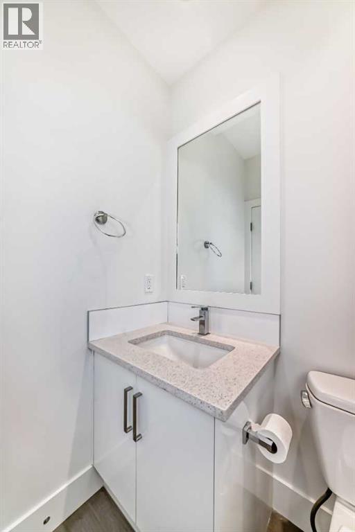 Photo 4 of 1812 47 Street Nw, Calgary AB
