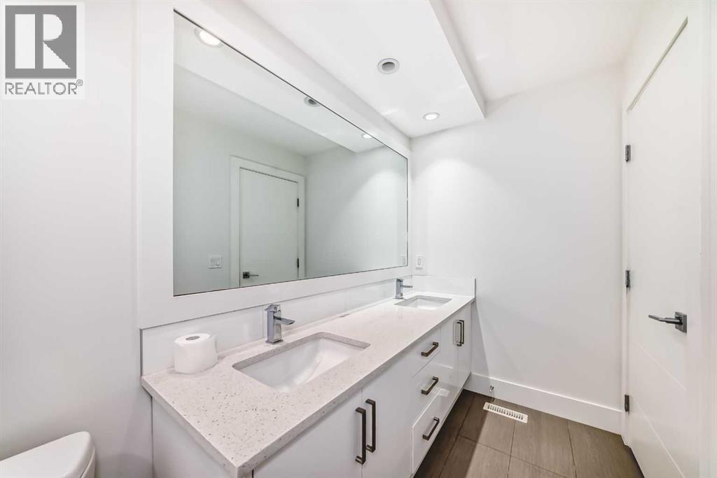 Photo 7 of 1812 47 Street Nw, Calgary AB