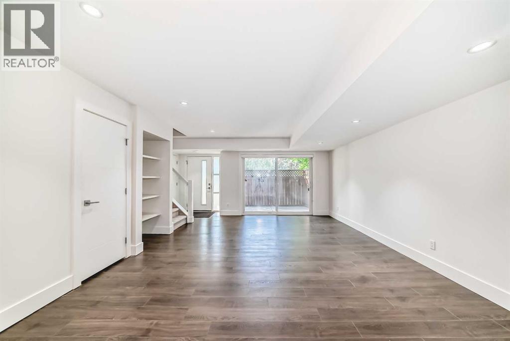 Photo 3 of 1812 47 Street Nw, Calgary AB