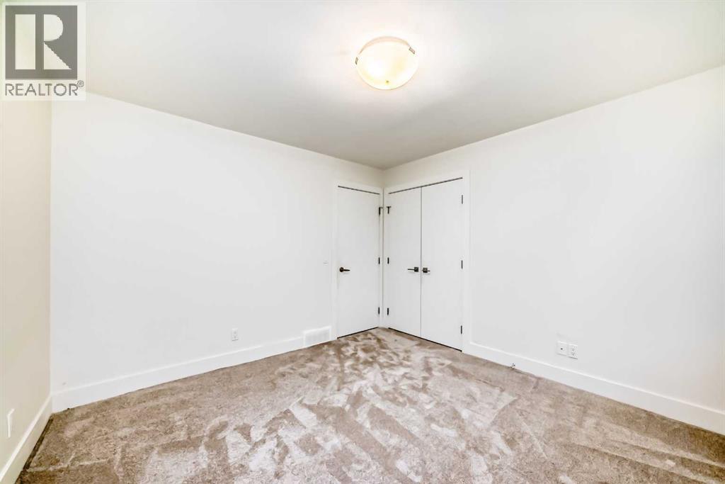 Photo 5 of 1812 47 Street Nw, Calgary AB