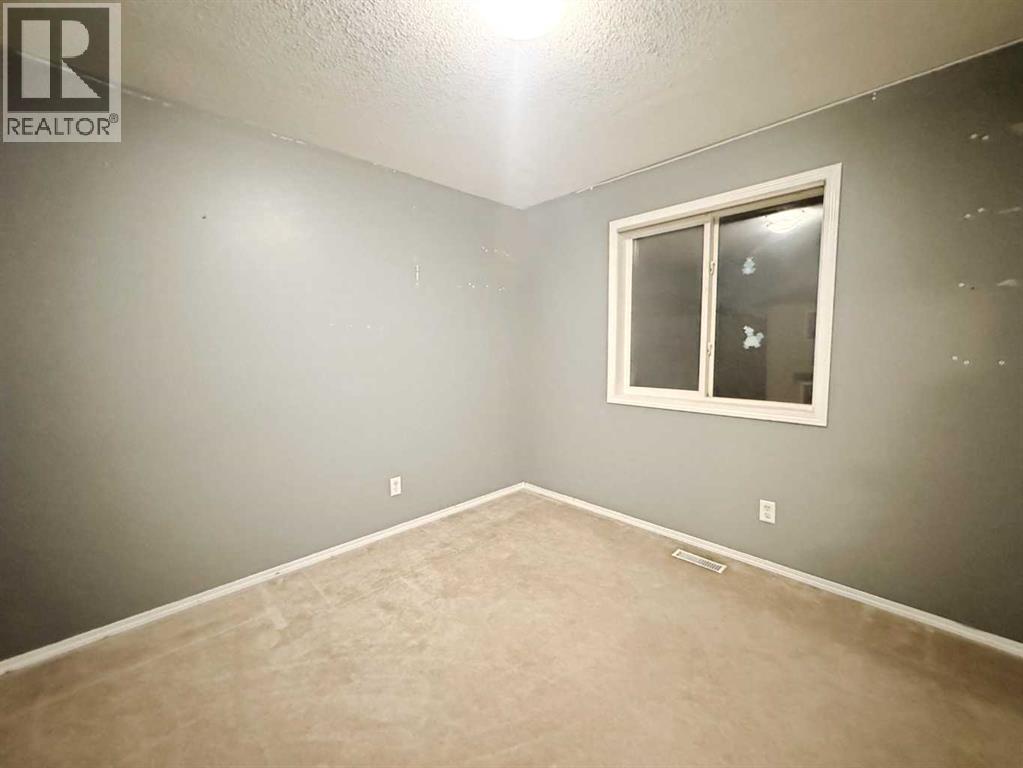 Photo 24 of 262 Luxstone Road Sw, Airdrie AB