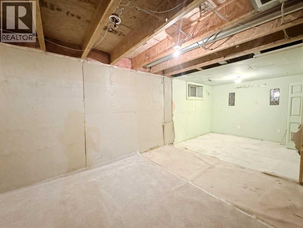 Photo 33 of 262 Luxstone Road Sw, Airdrie AB