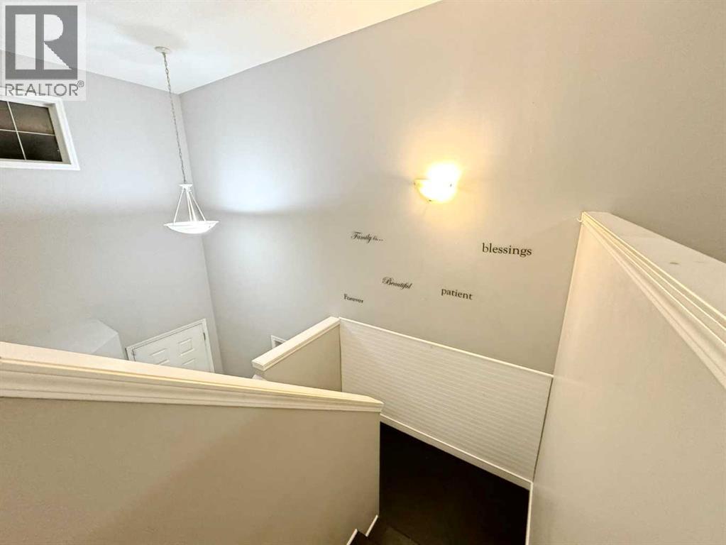 Photo 12 of 262 Luxstone Road Sw, Airdrie AB