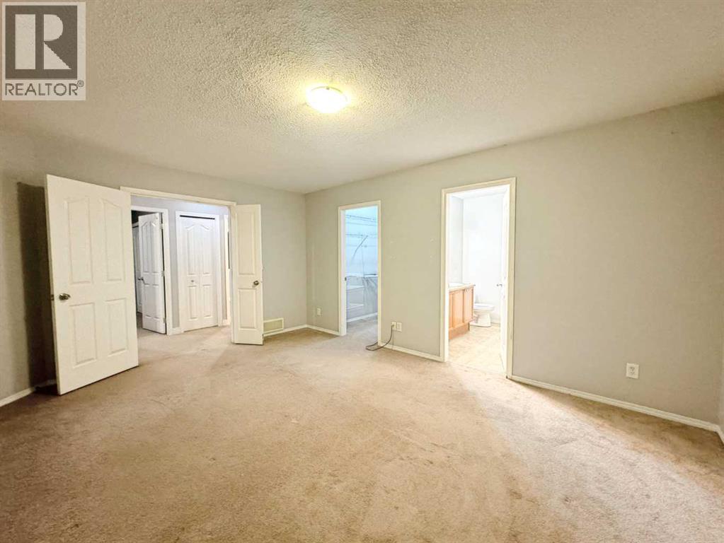 Photo 23 of 262 Luxstone Road Sw, Airdrie AB