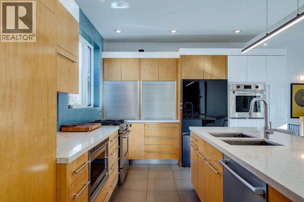 Photo 20 of 1432 Chardie Place Sw, Calgary AB