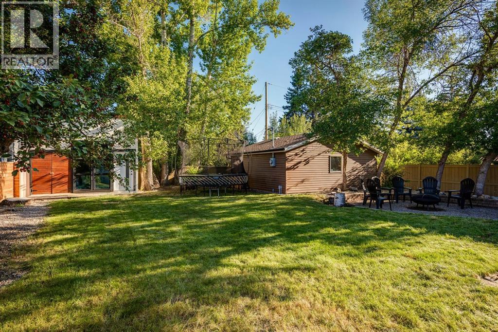 Photo 19 of 1432 Chardie Place Sw, Calgary AB