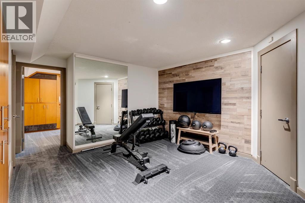 Photo 10 of 1432 Chardie Place Sw, Calgary AB
