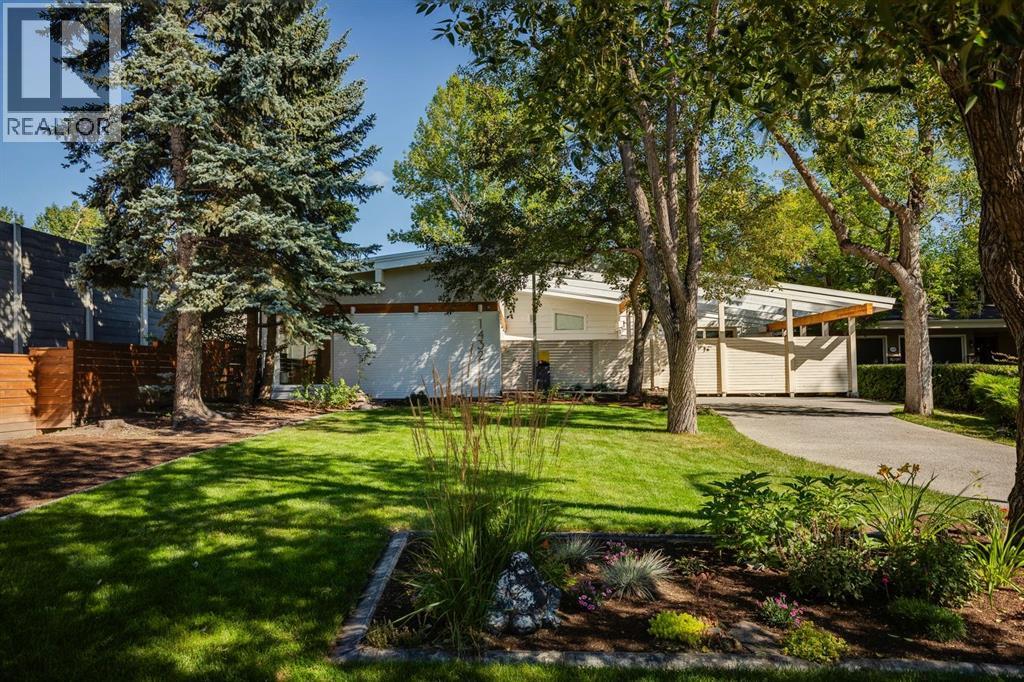 Photo 33 of 1432 Chardie Place Sw, Calgary AB
