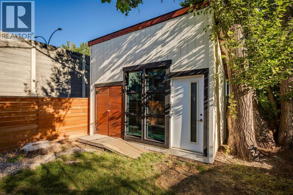 Photo 24 of 1432 Chardie Place Sw, Calgary AB