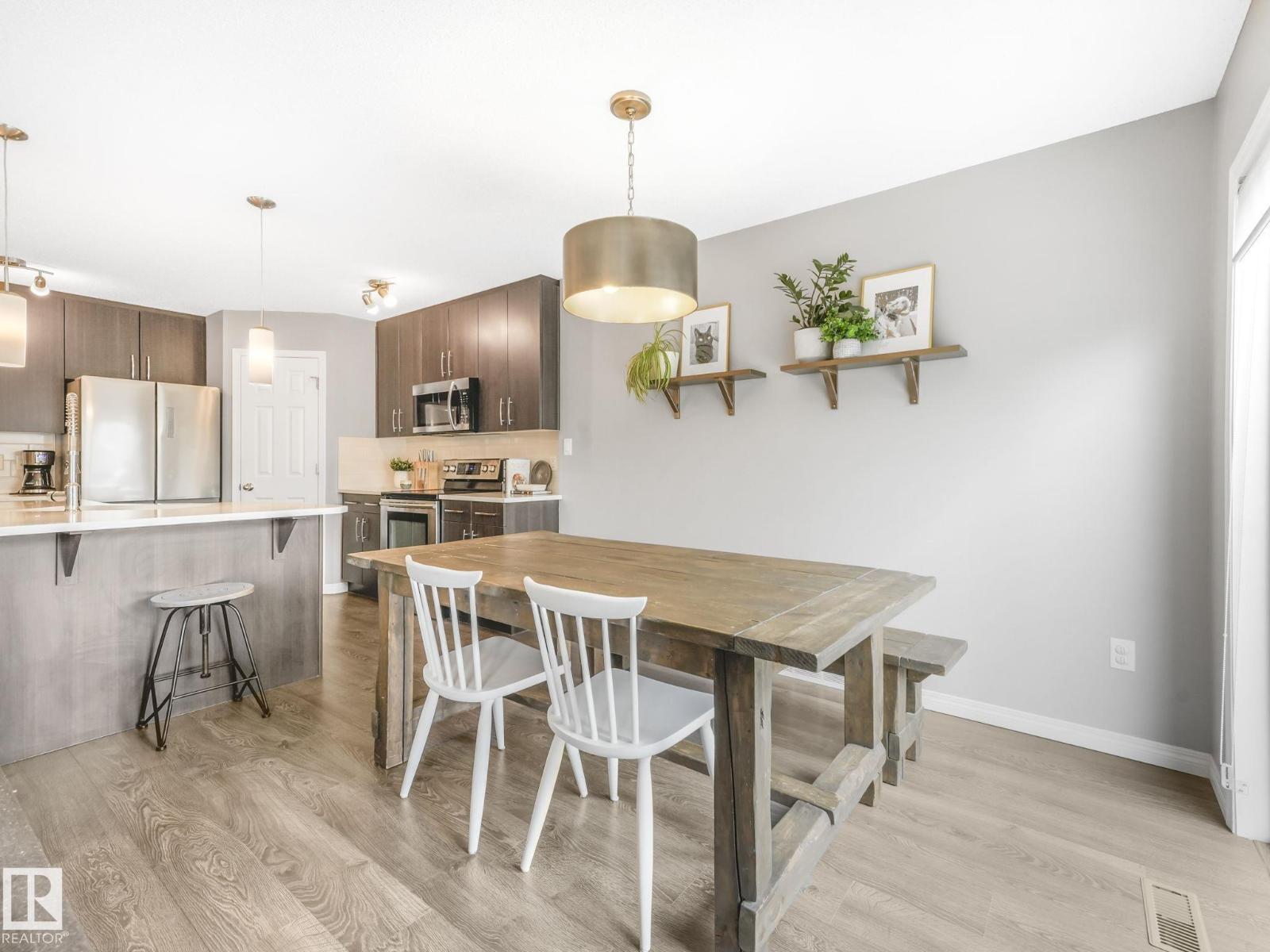 Photo 8 of 1671 Chapman Wy Sw, Edmonton AB