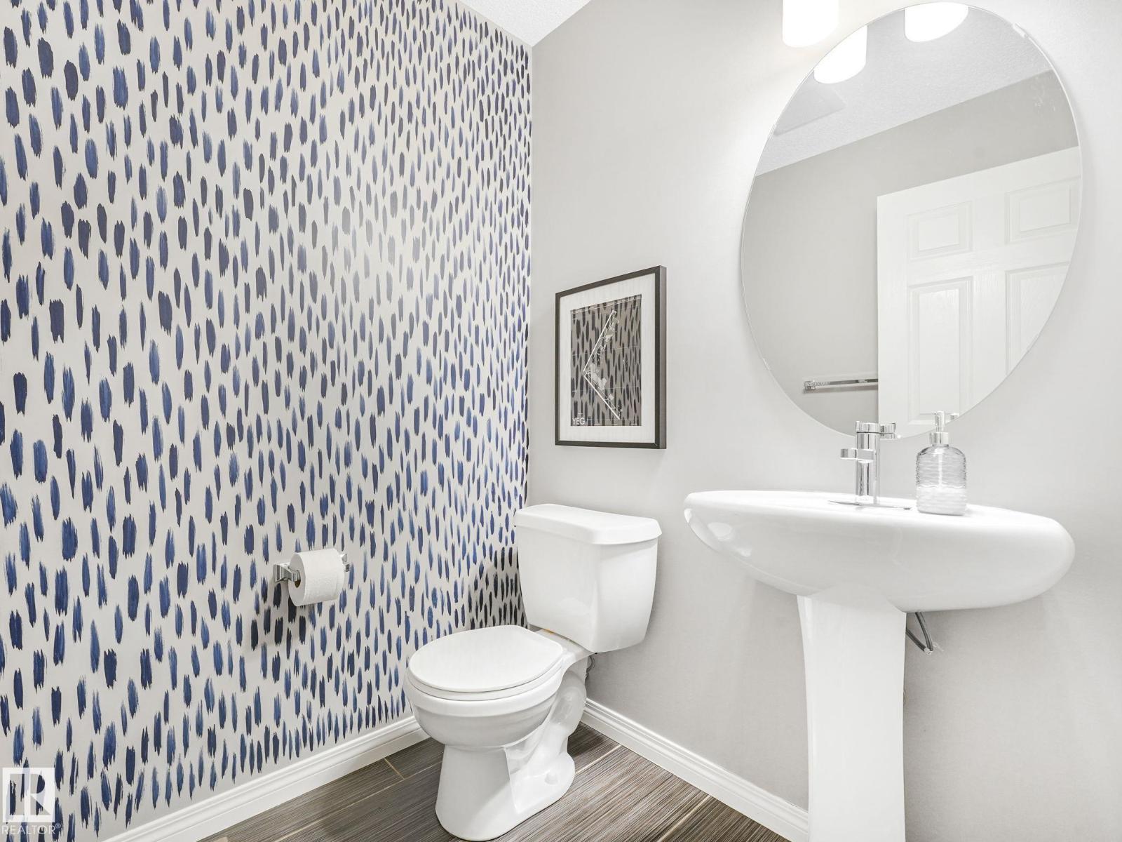 Photo 1 of 1671 Chapman Wy Sw, Edmonton AB