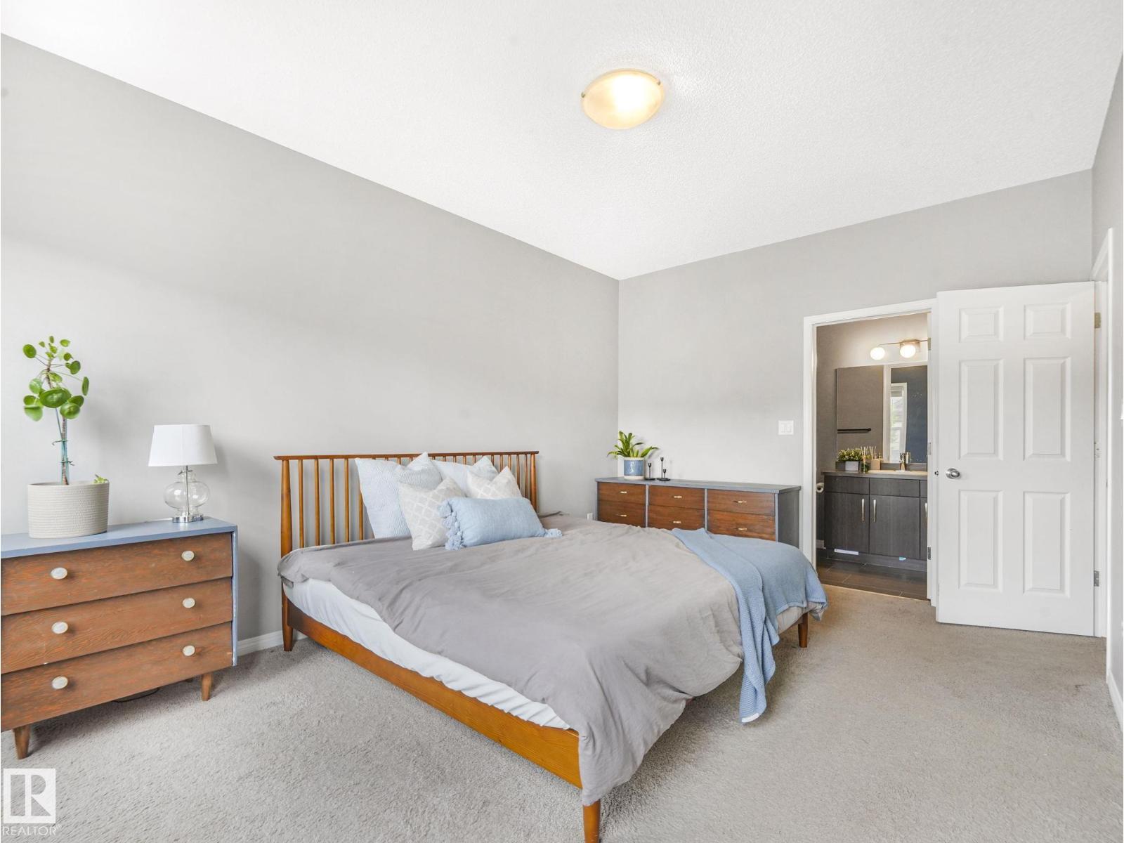 Photo 24 of 1671 Chapman Wy Sw, Edmonton AB
